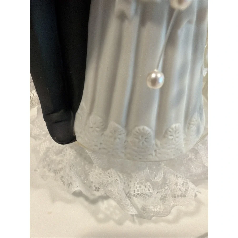 Vintage 1990's Wilton Designer Series Wedding Cake Topper Bride and Groom GW995